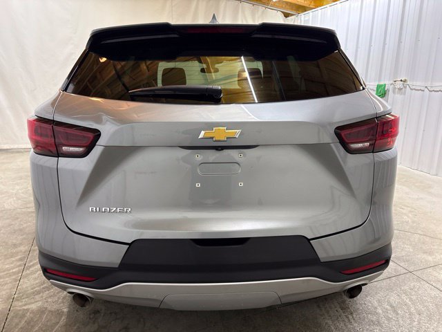 Used 2025 Chevrolet Blazer LT FWD image 6