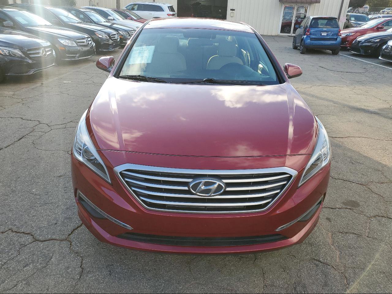 Used 2015 Hyundai Sonata SE image 1