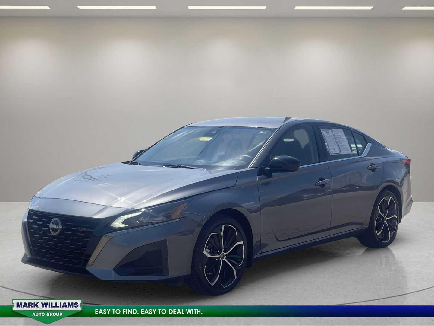 Used 2025 Nissan Altima 2.5 SR FWD image 2