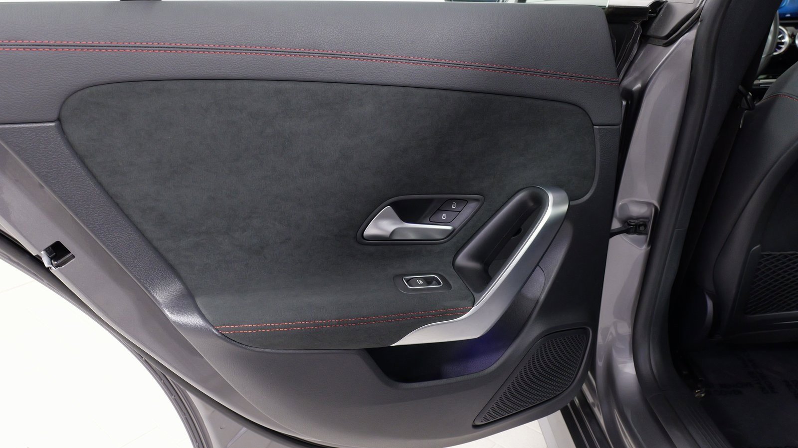 Used 2023 Mercedes-Benz CLA 250 4MATIC image 36