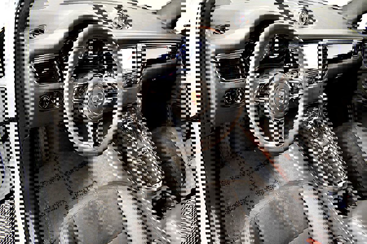 Used 2016 Porsche Macan S image 20