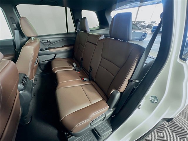 Certified 2025 Honda Passport EX-L image 26