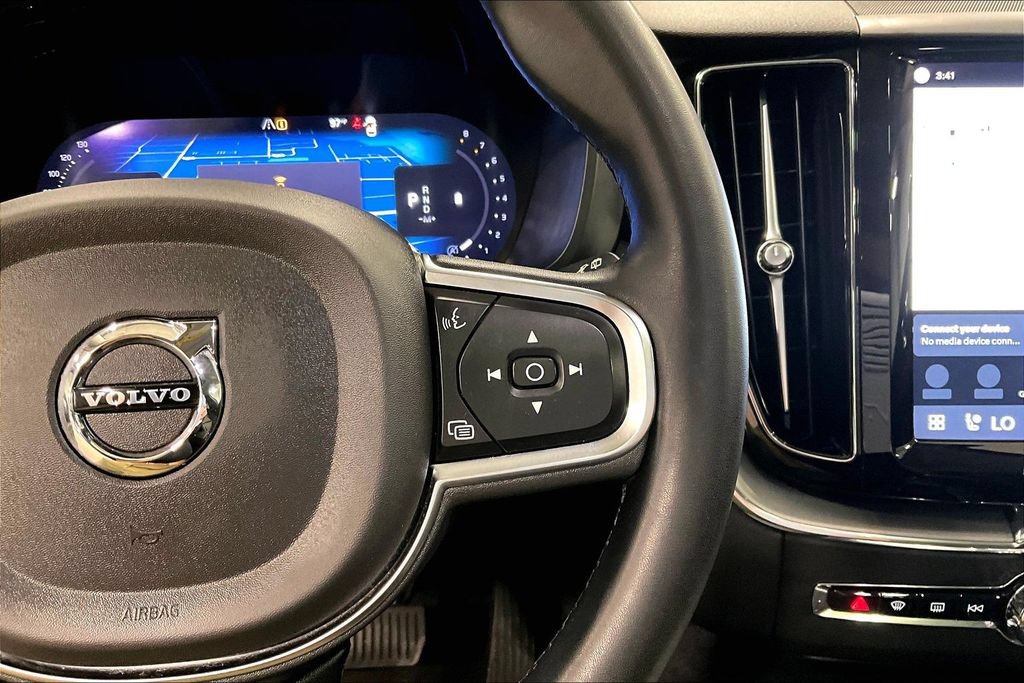 Certified 2023 Volvo XC60 B5 Core w/ Climate Package AWD/4WD image 12