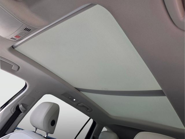 Used 2018 Volkswagen Tiguan SEL FWD image 20
