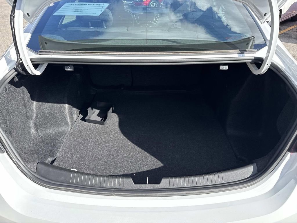 Used 2023 Chevrolet Malibu LS image 9