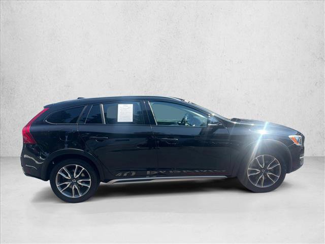Used 2018 Volvo V60 T5 Cross Country Platinum image 8
