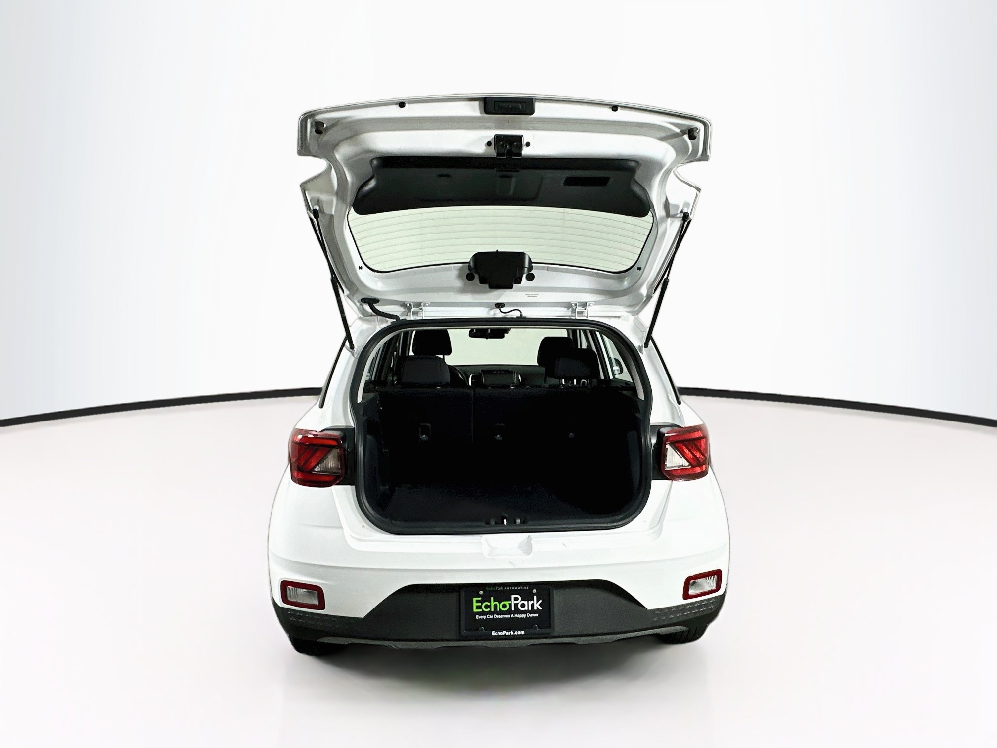 Used 2025 Hyundai Venue SEL FWD image 28