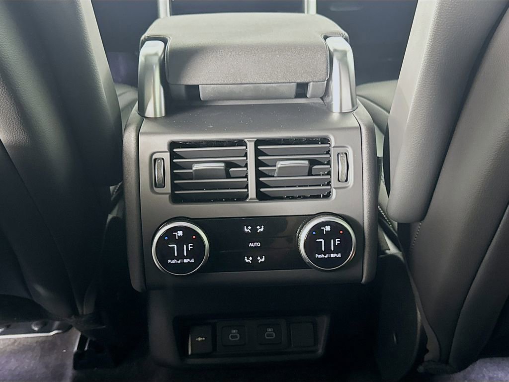 New 2025 Land Rover Discovery S image 25