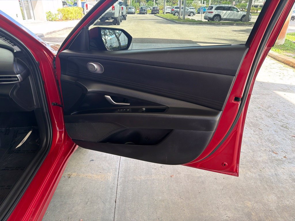 Used 2022 Hyundai Elantra SEL w/ Cargo Package FWD image 26