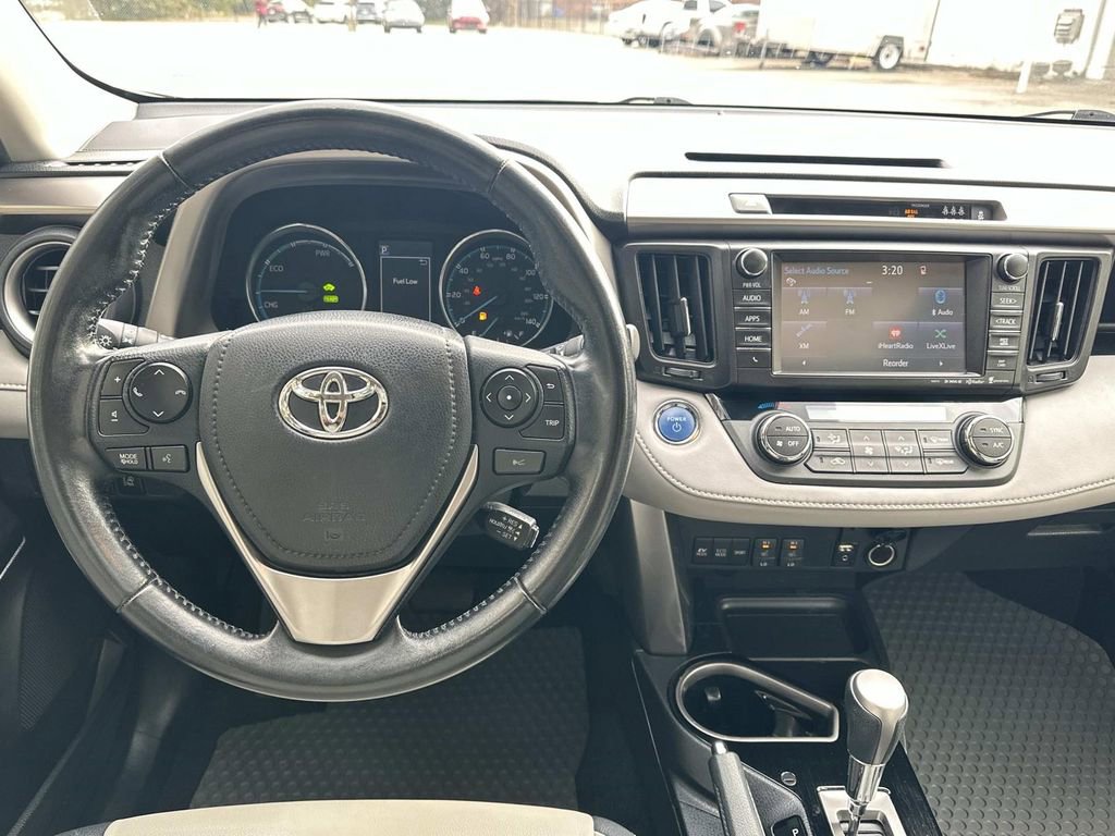 Used 2018 Toyota RAV4 Limited image 23