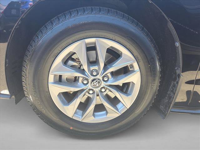 Used 2022 Toyota Sienna LE w/ LE Plus Package FWD image 24