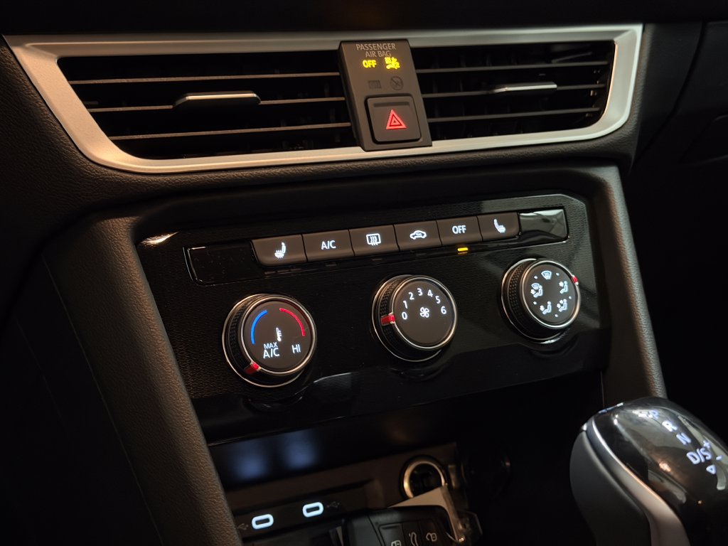 New 2027 Volkswagen Taos Sport AWD/4WD image 17