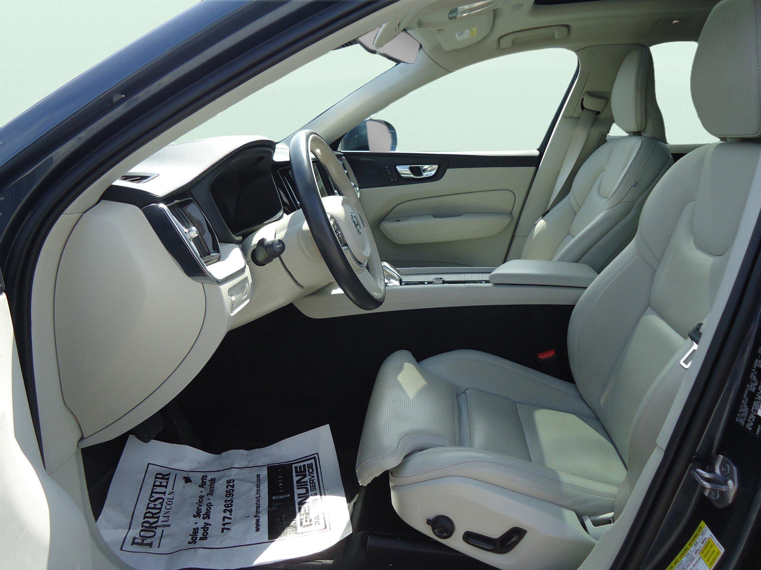 Used 2022 Volvo XC60 B5 Inscription w/ Advanced Package image 21