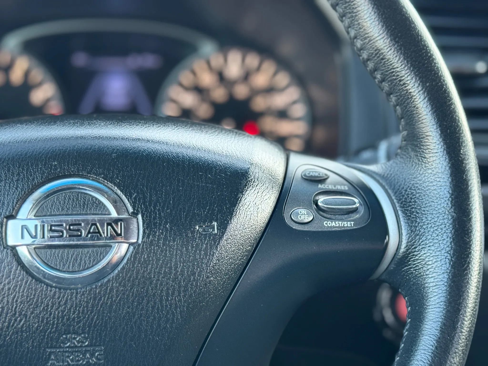 Used 2015 Nissan Pathfinder SV image 18