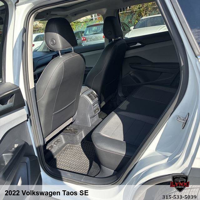 Used 2022 Volkswagen Taos SE w/ Panoramic Sunroof Package image 16