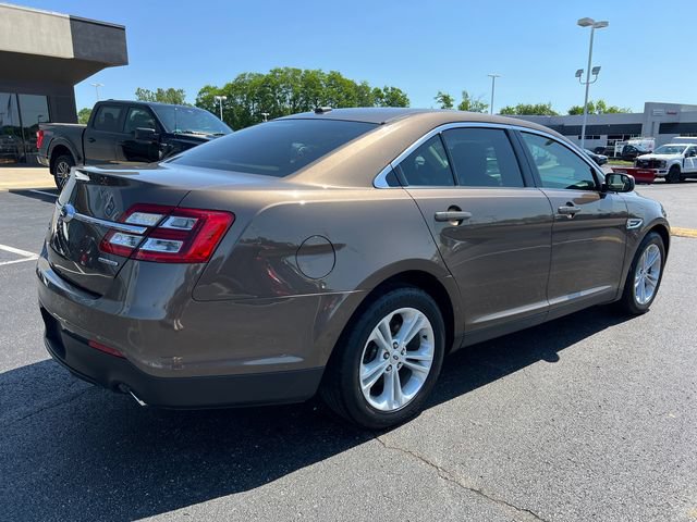 Used 2016 Ford Taurus SE FWD image 7