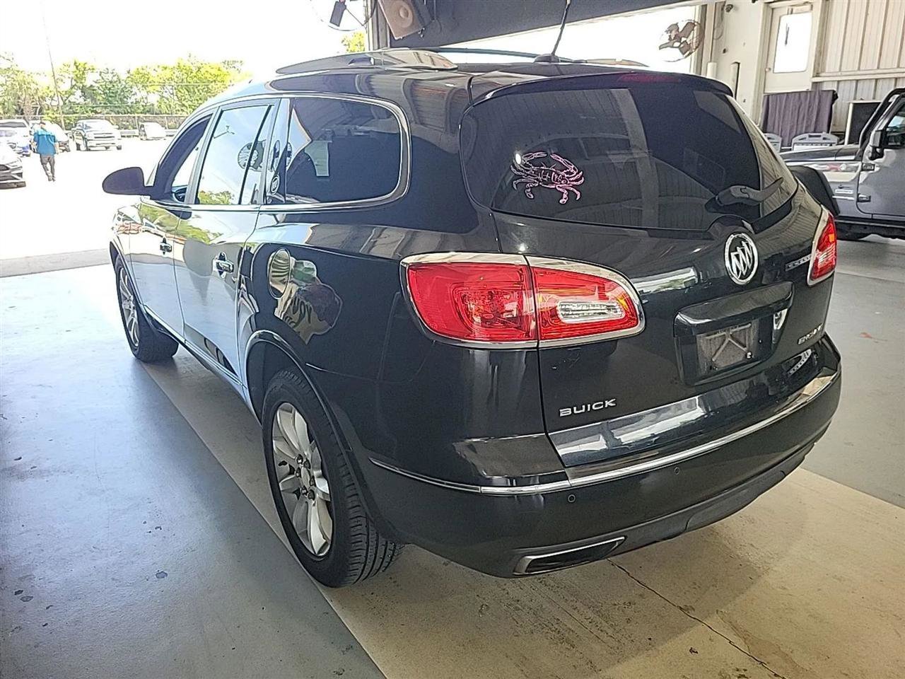 Used 2015 Buick Enclave Premium image 2