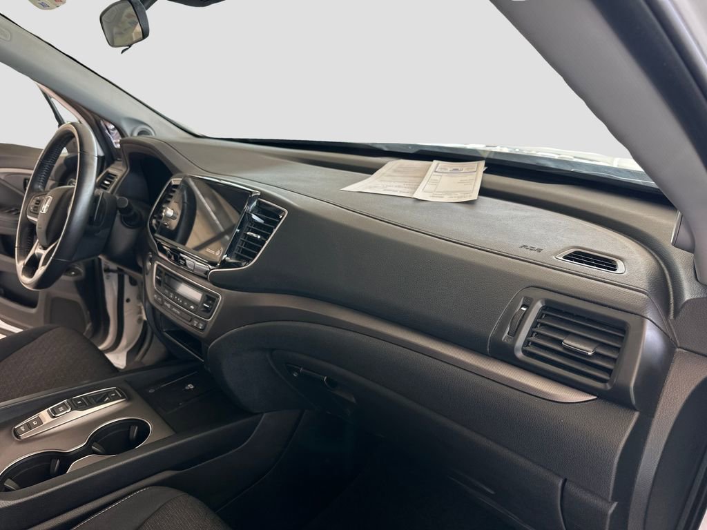 Used 2025 Honda Ridgeline Sport image 16