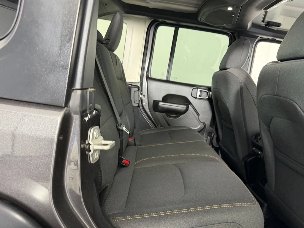 Used 2024 Jeep Wrangler Unlimited AWD/4WD image 20