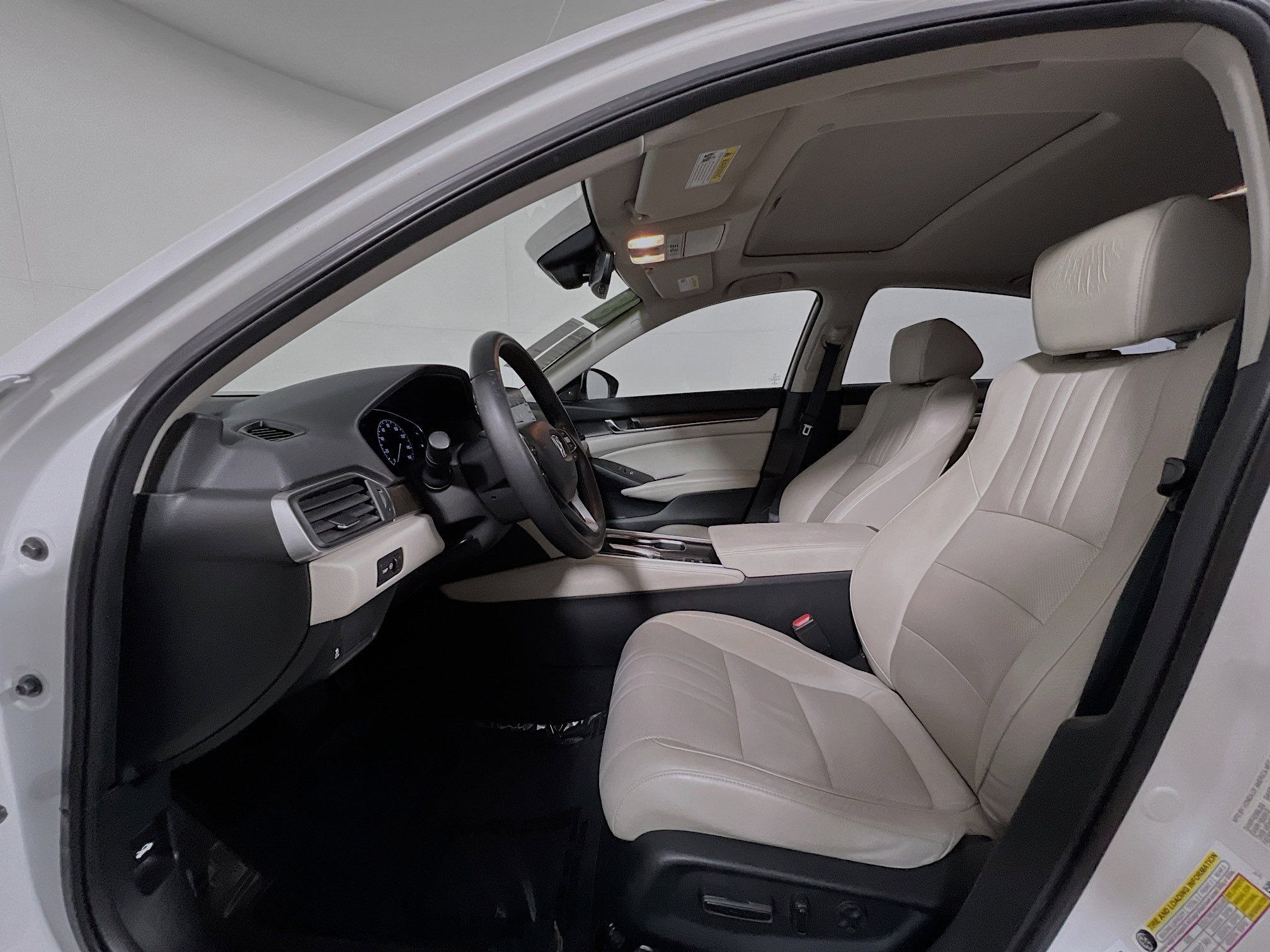 Used 2018 Honda Accord EX-L image 14