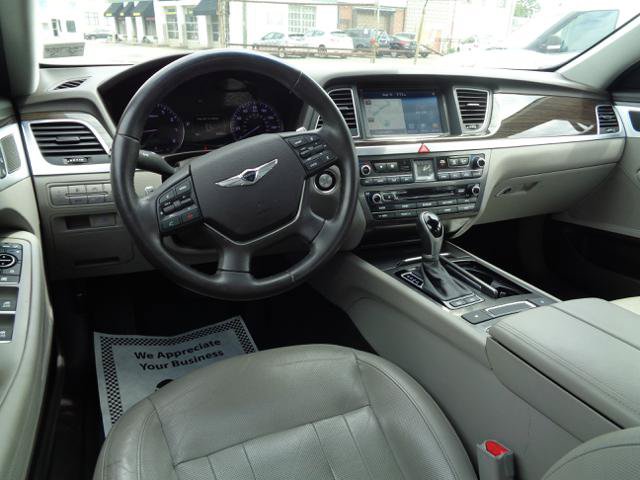 Used 2017 Genesis G80 3.8 RWD image 8