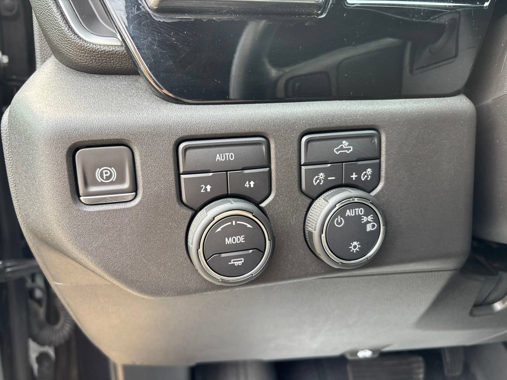 Used 2023 Chevrolet Silverado 1500 LT AWD/4WD image 12