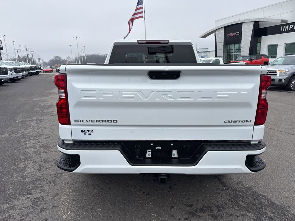 Used 2023 Chevrolet Silverado 1500 Custom image 4