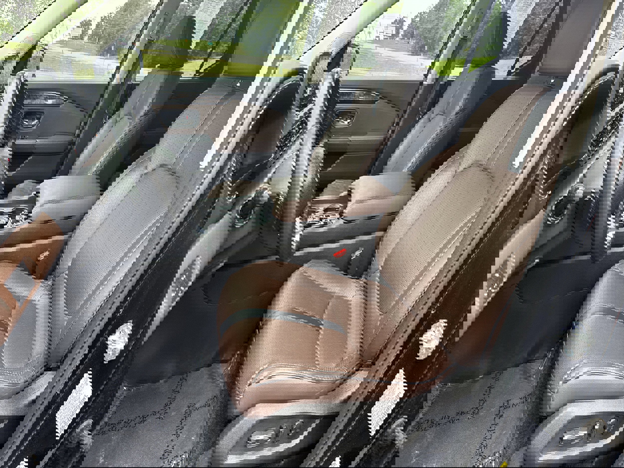 Used 2023 Honda Pilot Elite image 4