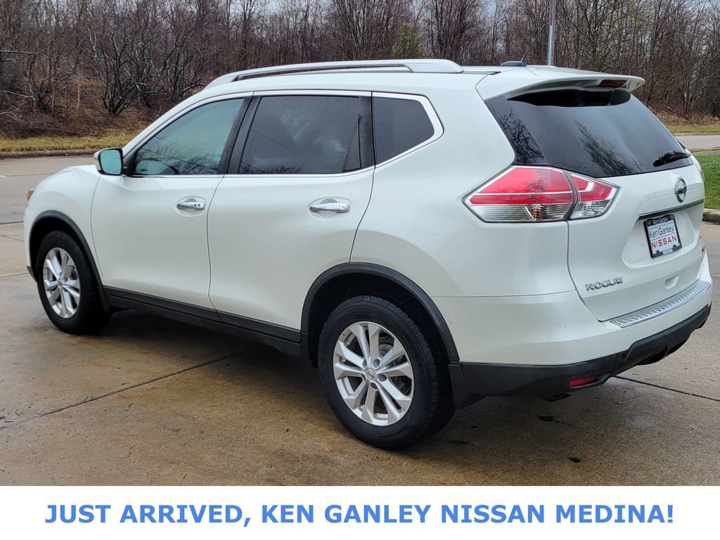 Used 2016 Nissan Rogue SV image 5