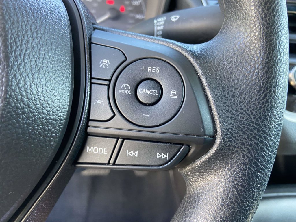 Used 2025 Toyota Corolla LE w/ Convenience Package FWD image 34