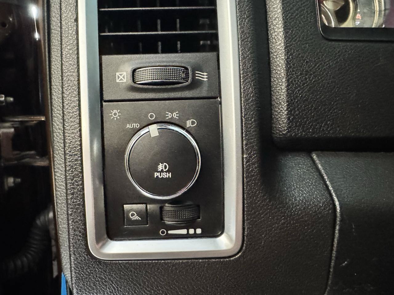 Used 2017 RAM 2500 Limited AWD/4WD image 11