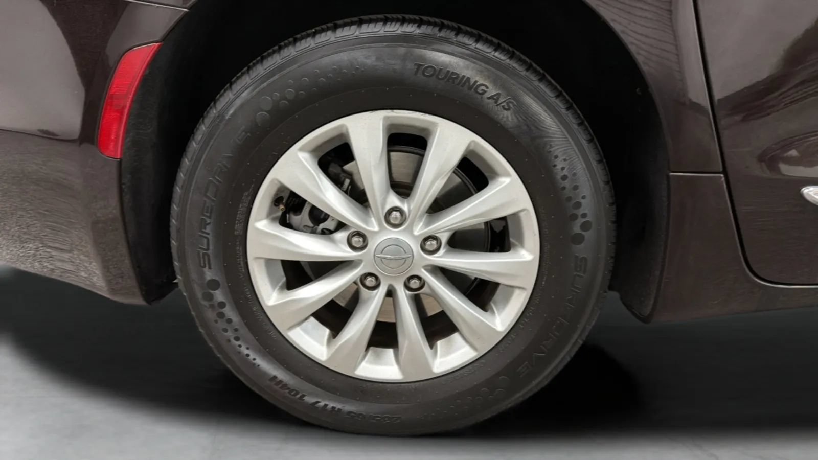 Used 2017 Chrysler Pacifica Touring-L FWD image 26