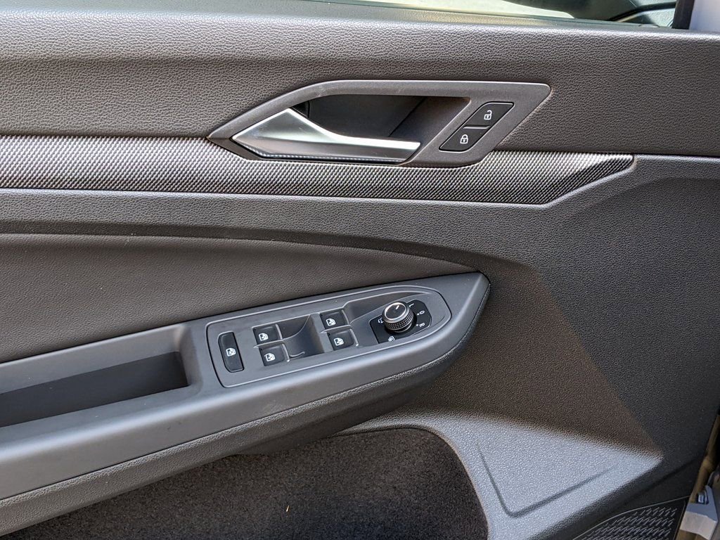 New 2026 Volkswagen GTI SE image 9