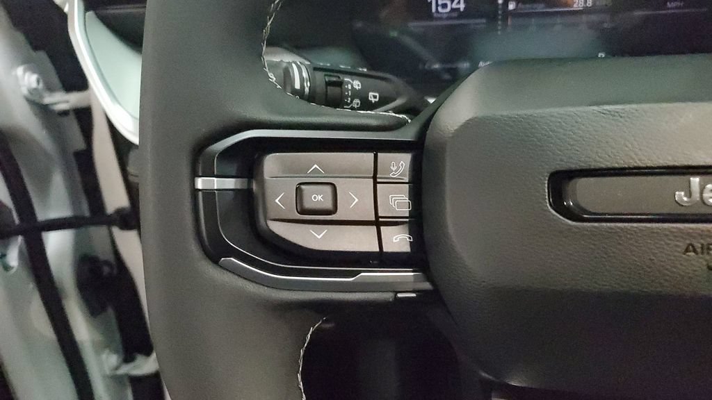 Used 2026 Jeep Cherokee Limited AWD/4WD image 32