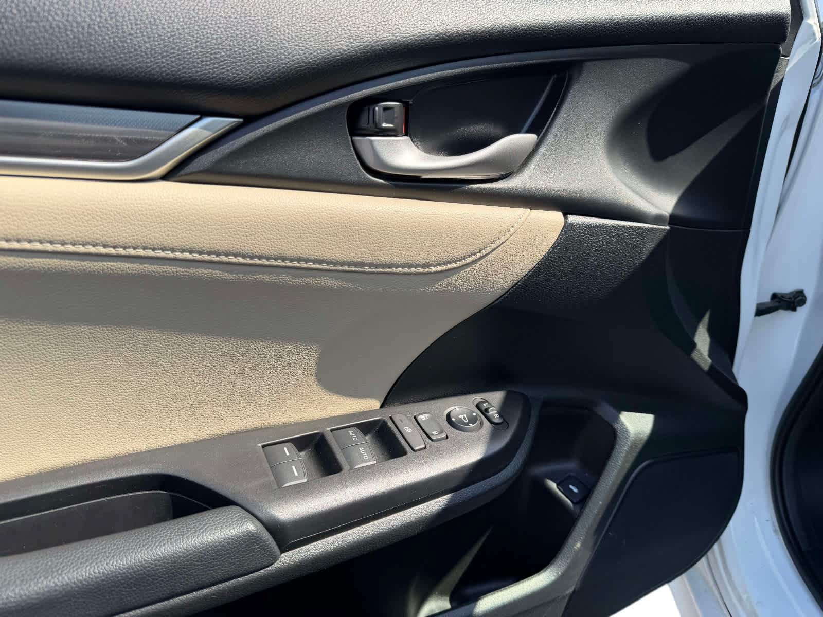 Used 2021 Honda Civic EX-L image 17