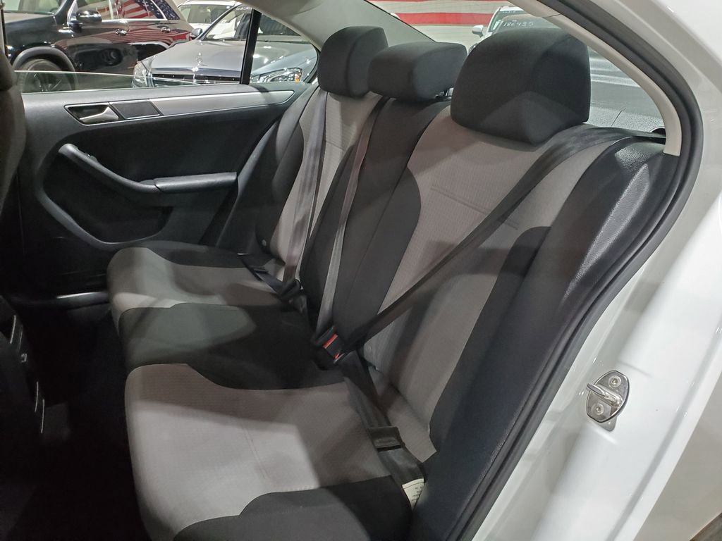 Used 2017 Volkswagen Jetta S image 23