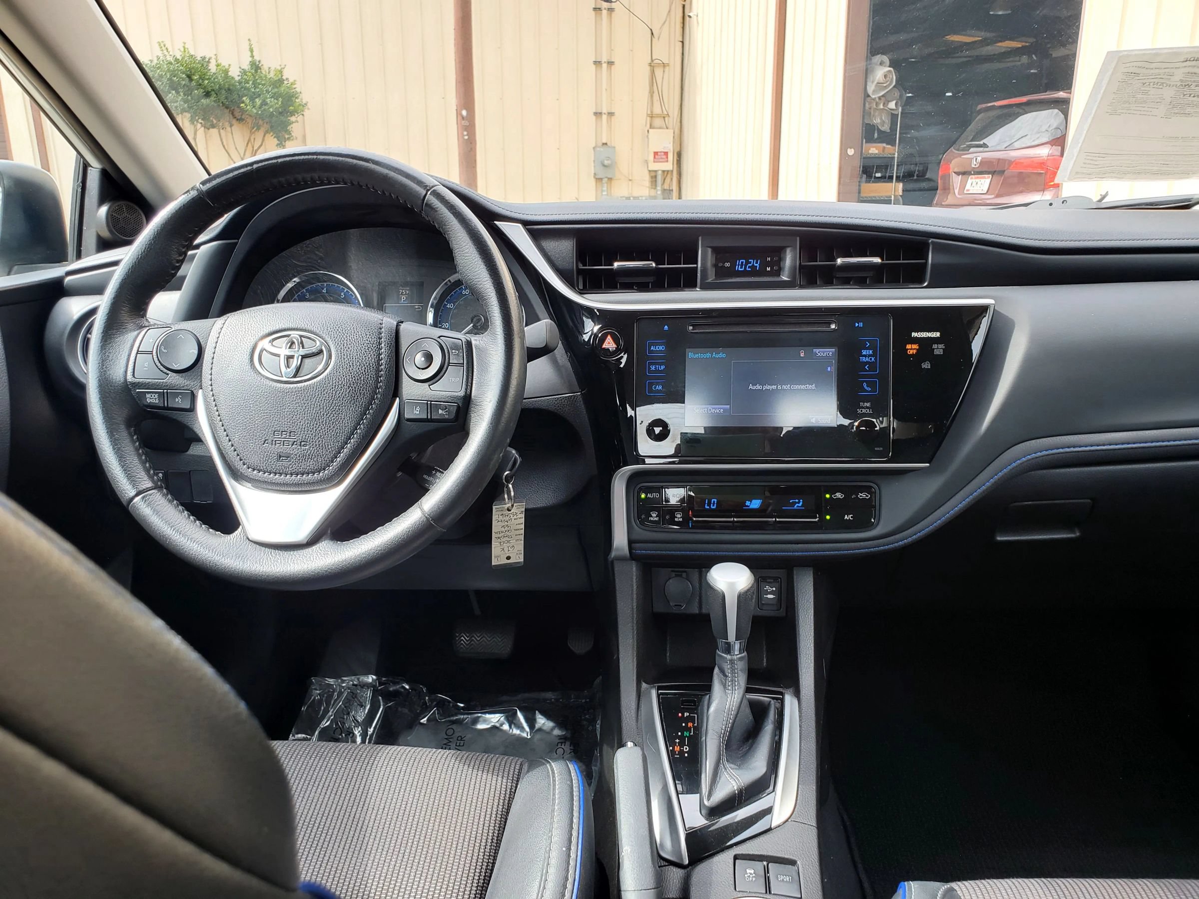 Used 2017 Toyota Corolla SE FWD image 33