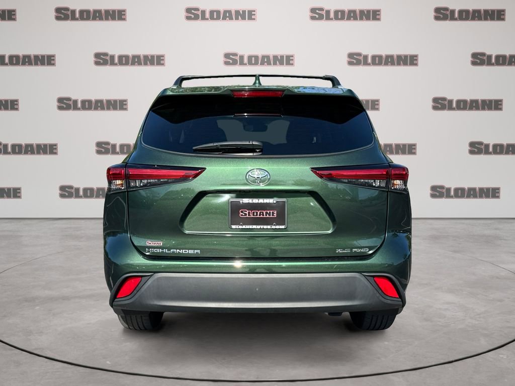 Used 2023 Toyota Highlander XLE AWD/4WD image 4