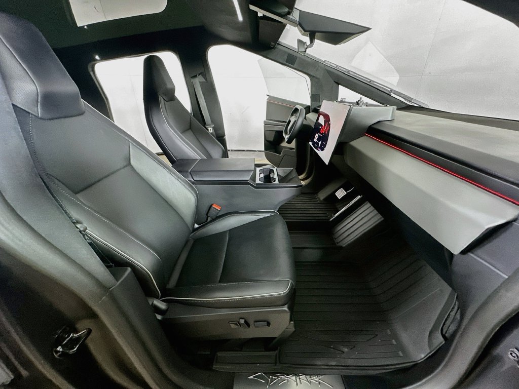 Used 2025 Tesla Cybertruck AWD Crew Cab image 14