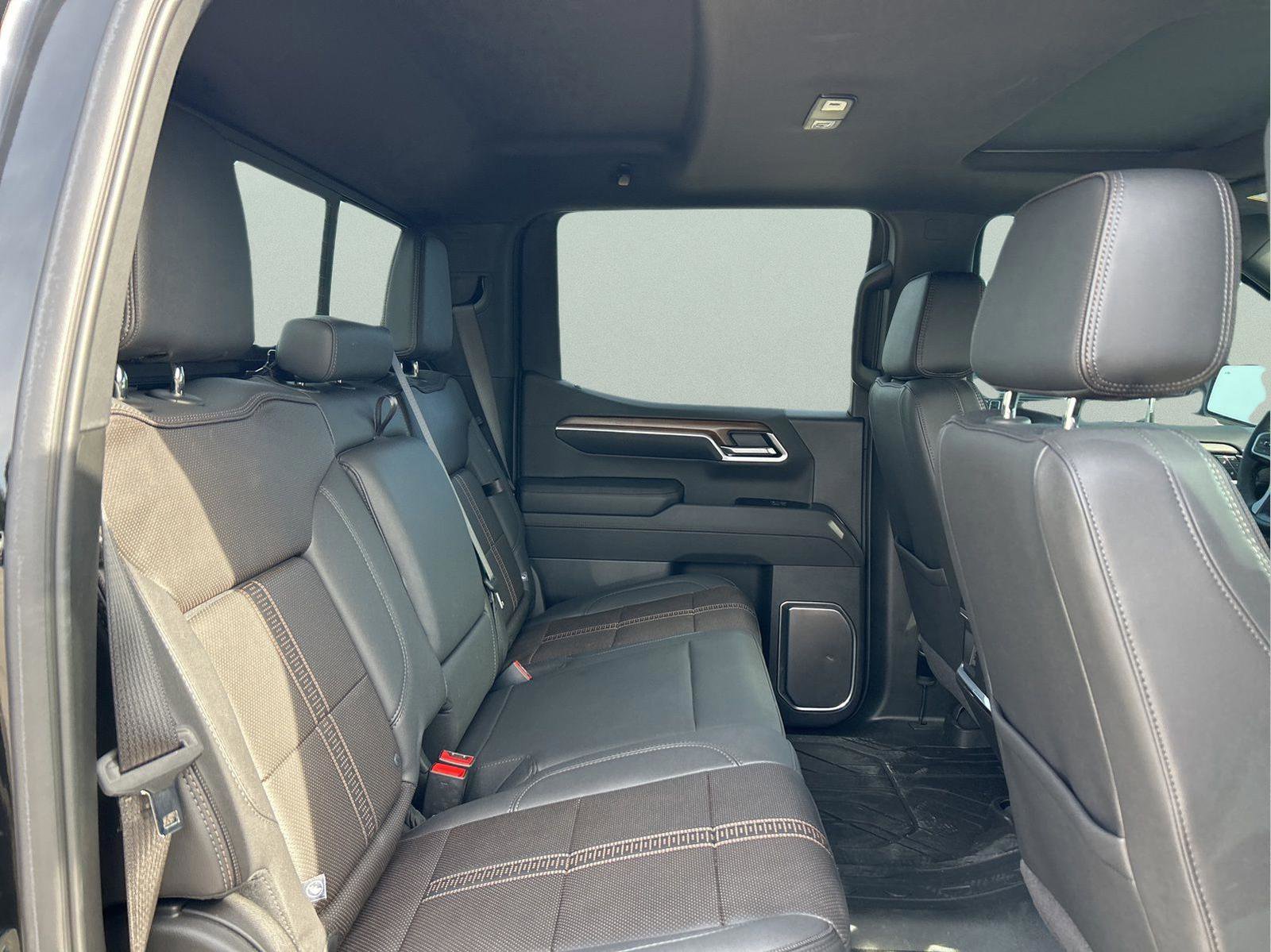 Used 2025 Chevrolet Silverado 1500 High Country w/ High Country Premium Package image 27