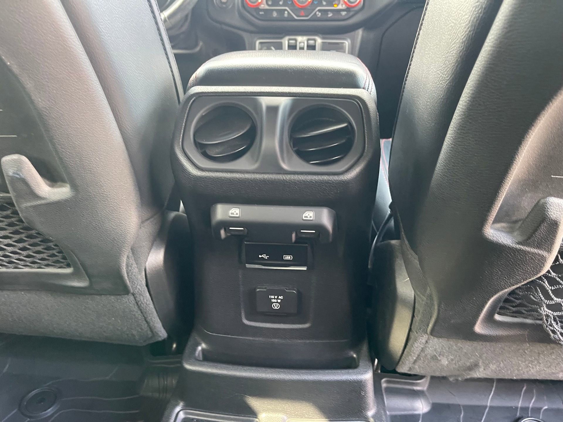 Used 2018 Jeep Wrangler Unlimited Rubicon w/ Dual Top Group image 27