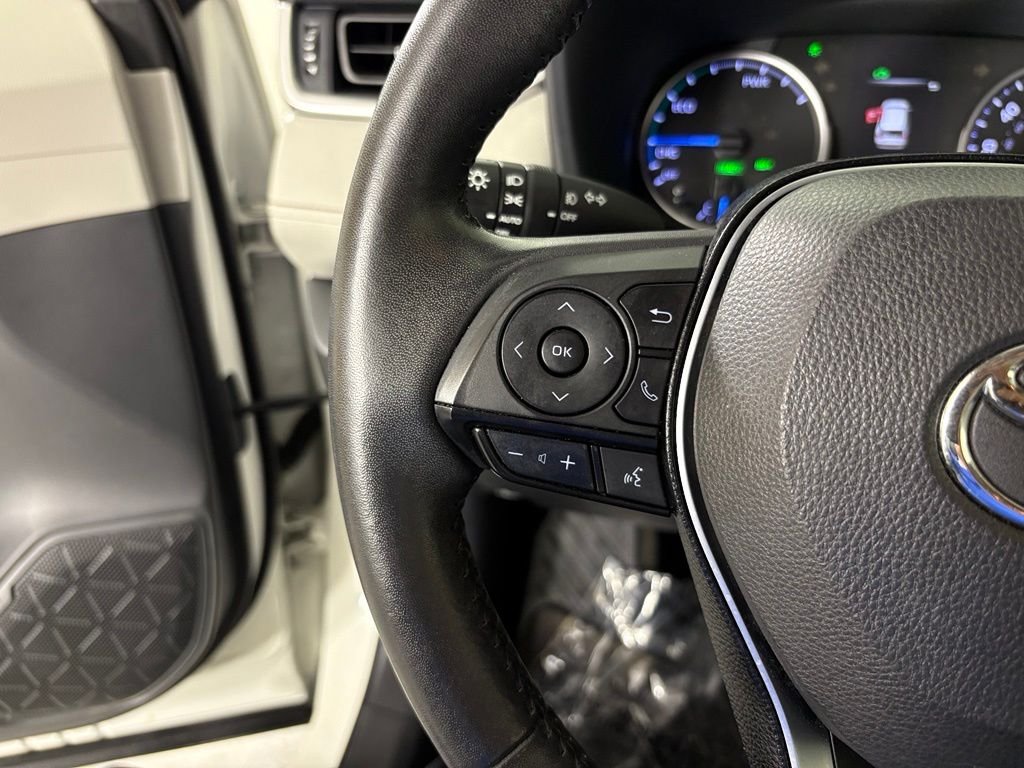 Used 2021 Toyota RAV4 XLE Premium AWD/4WD image 21