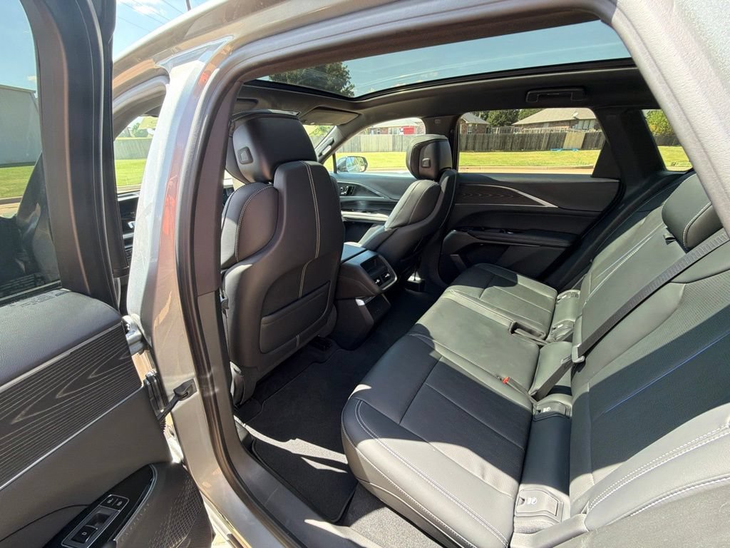 Certified 2024 Cadillac Lyriq Luxury RWD image 14