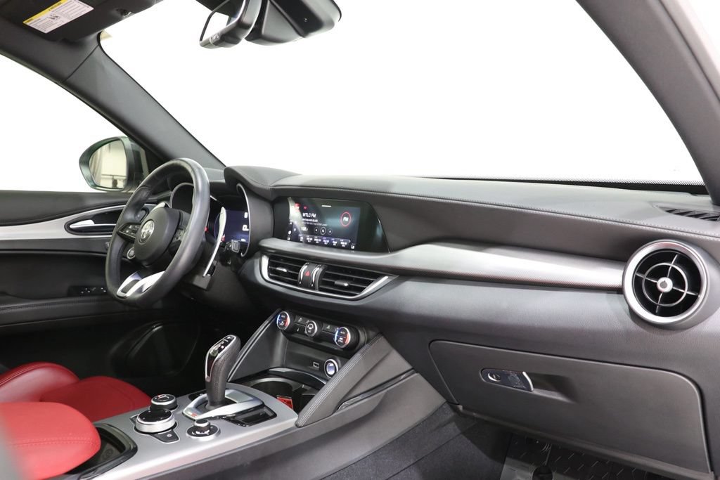 Used 2024 Alfa Romeo Stelvio Veloce AWD/4WD image 16