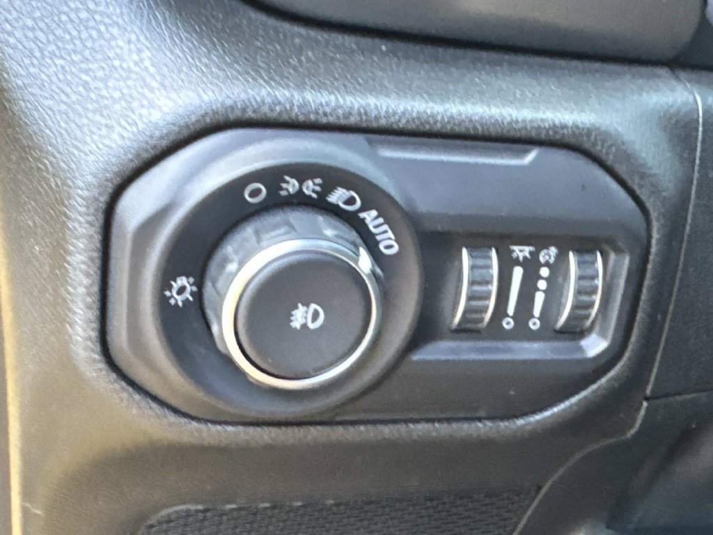 Used 2019 Jeep Wrangler Unlimited Rubicon AWD/4WD image 32