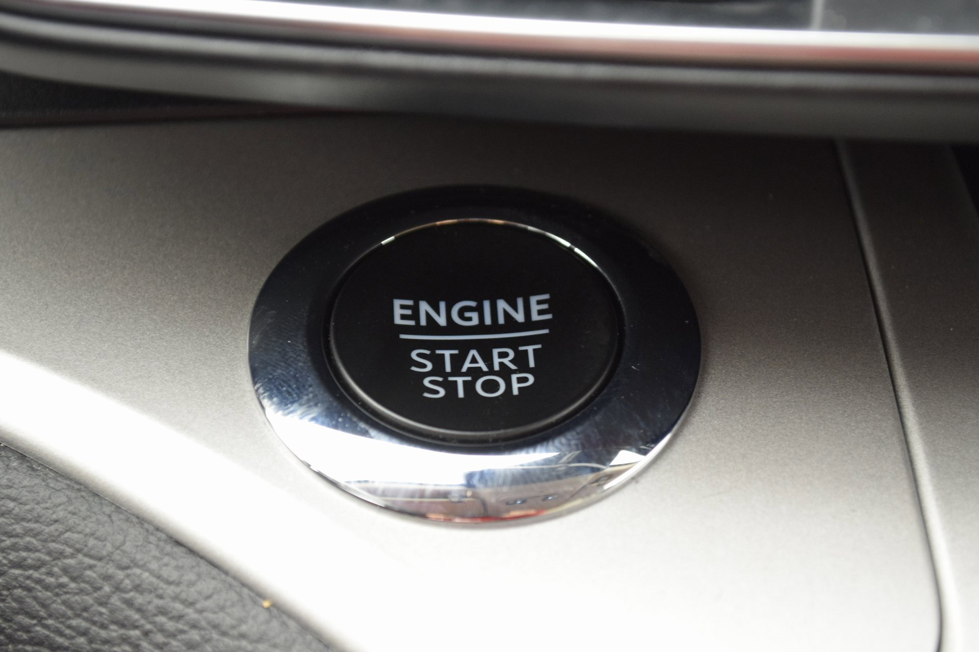 Used 2023 Ford Explorer XLT w/ Equipment Group 202A image 16