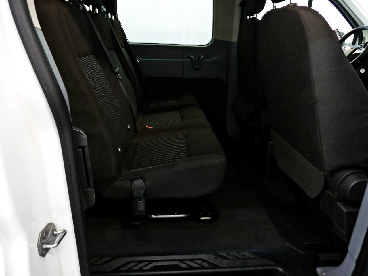 Used 2016 Ford Transit 150 XL RWD image 9