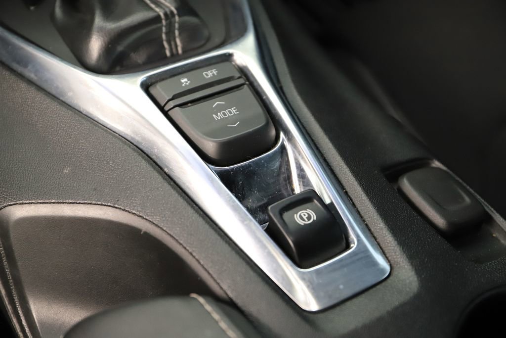 Used 2020 Chevrolet Camaro LT RWD image 24