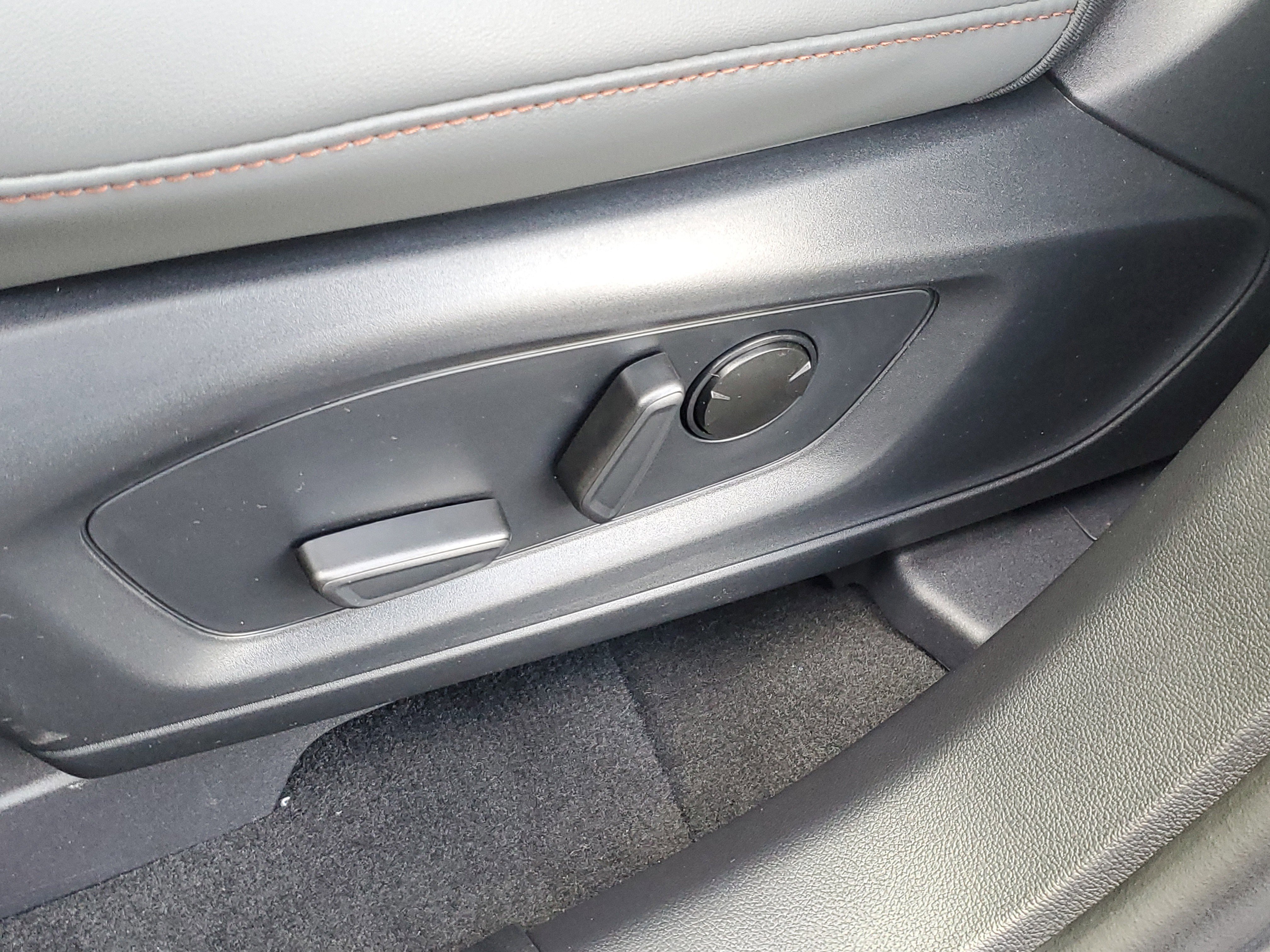 New 2025 Ford Explorer Active w/ Active Comfort Package image 19