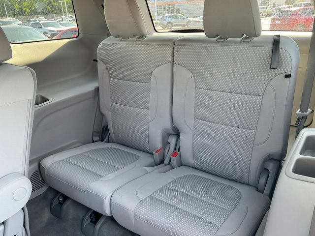 Used 2023 GMC Acadia SLE AWD/4WD image 17